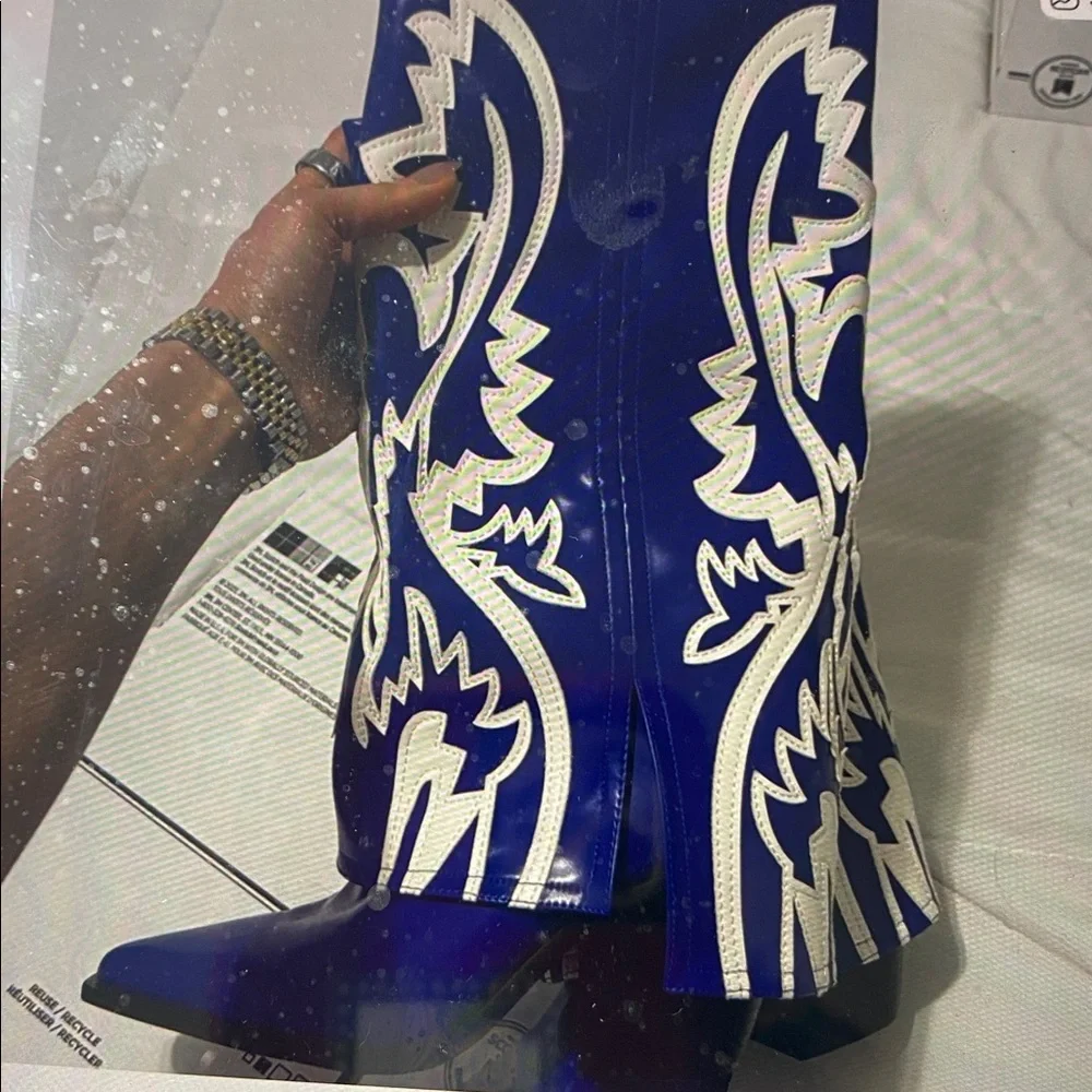 🔥Won’t Last🔥Azalea Wang Blue & White Western Embroidered Design Boots Size 9 EUC - Picture 5 of 9